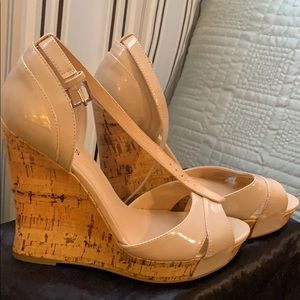 9.5M Guess Nude beige wedge sandal